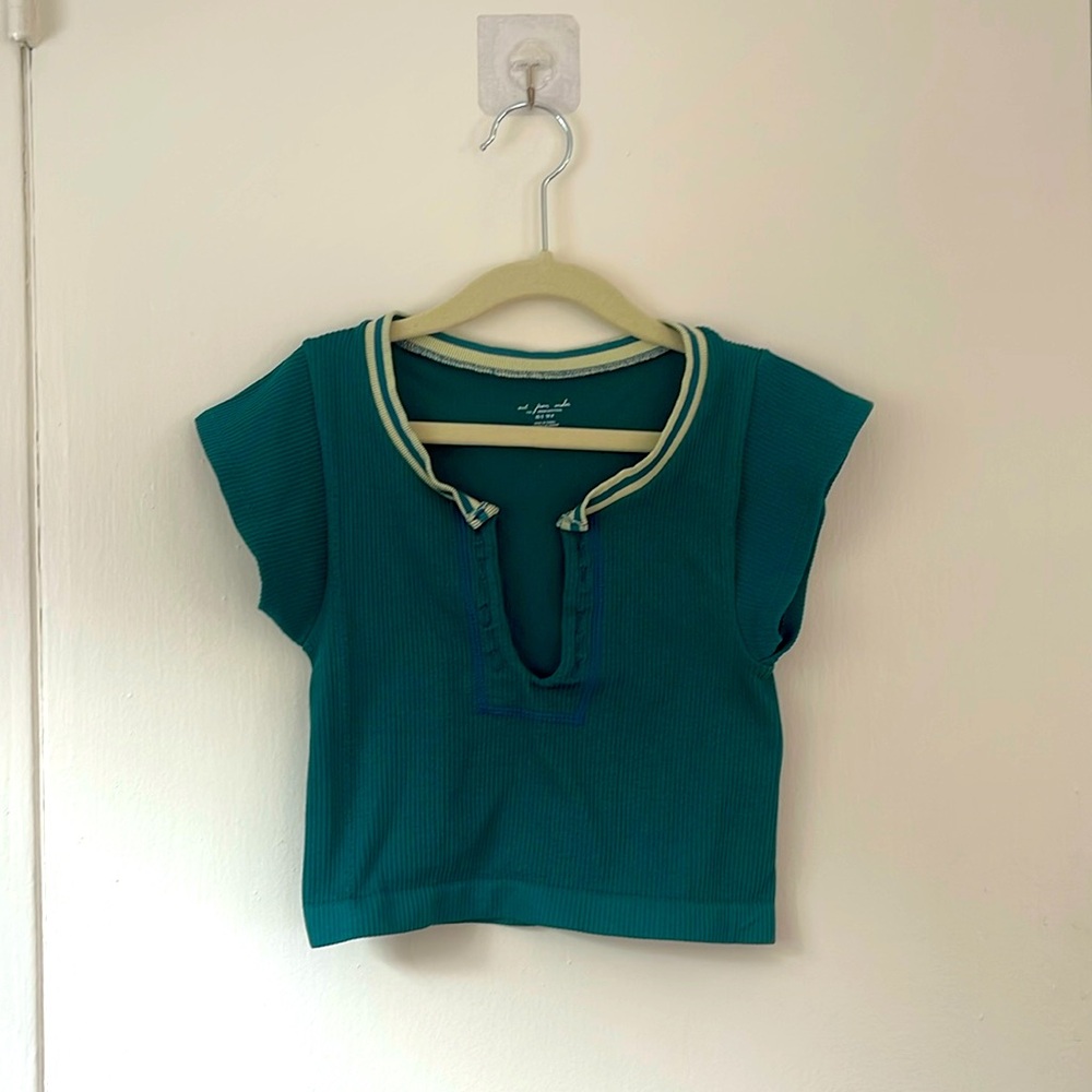 green urban outfitters out from under crop top!!